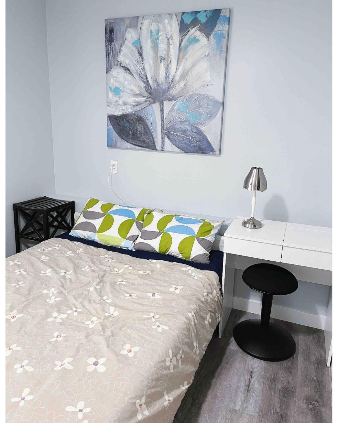 Elegant Garden Suite&2Mins Bus Station Close Lrt& Free Parking YYC Habitación foto